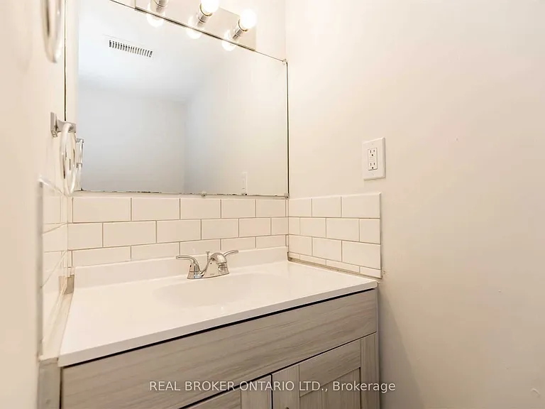 156 Clapperton St — Photo 20