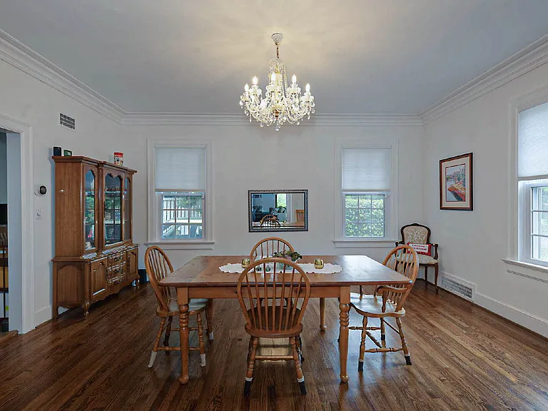 1702 Elmwood Dr — Photo 36