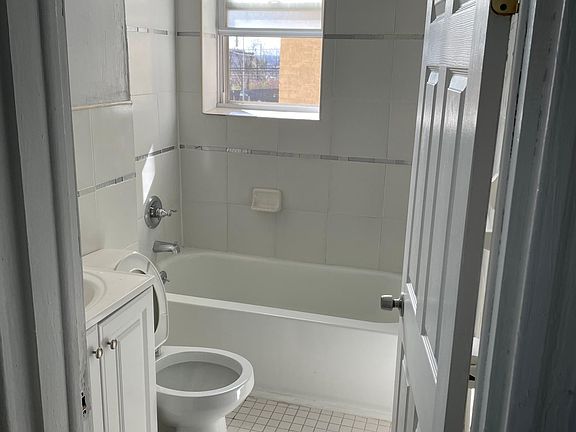 4th image of 233-239 Beacon Ave #6