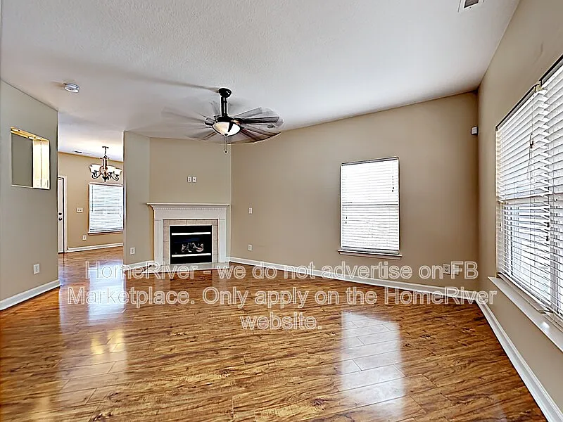 4 bed, 2.5 bath, 1783 sqft, $1,900 — Photo 3