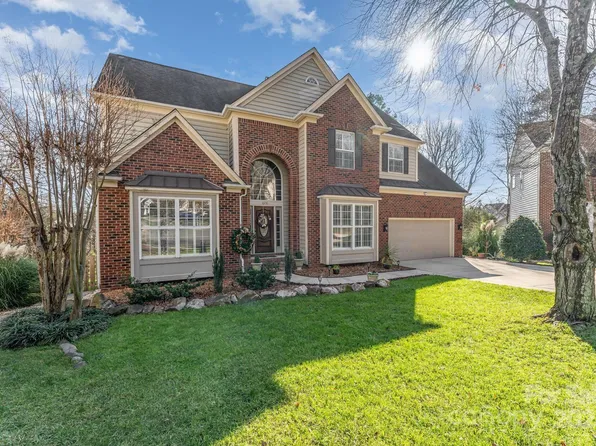 6131 Swanston Dr, Charlotte, NC 28269