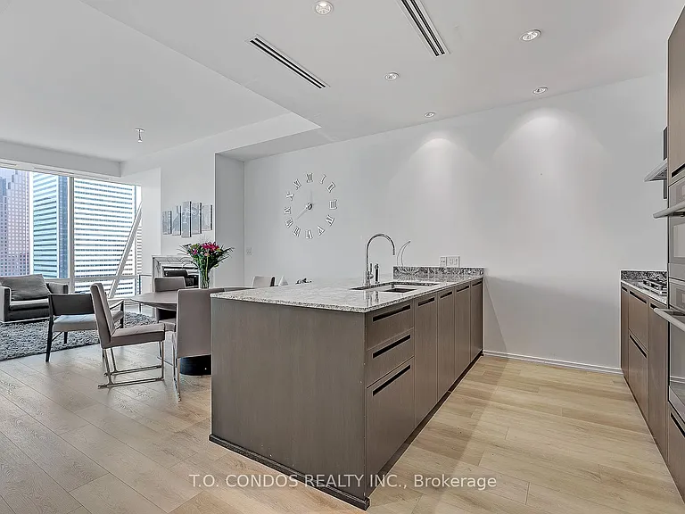 180 University Ave #5807 — Photo 4
