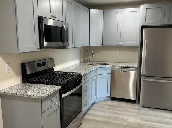 77 Memorial Pkwy #3