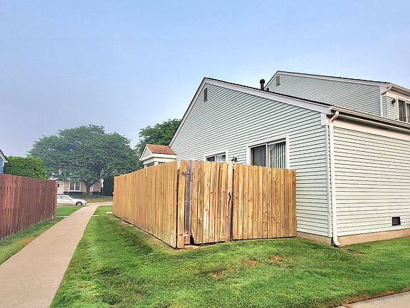 2nd image of 23593 Stonehenge Blvd