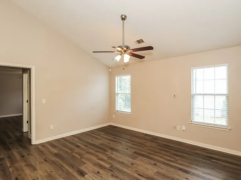 1310 Waterton Trl — Photo 4