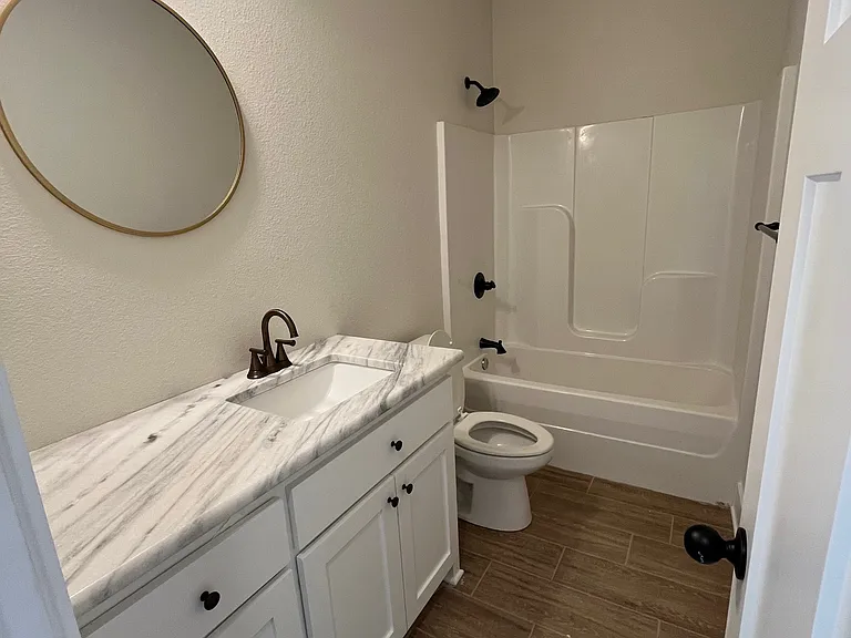917 Vista Dr — Photo 7