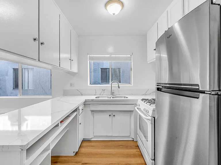 7100 Fulton Ave — Photo 6