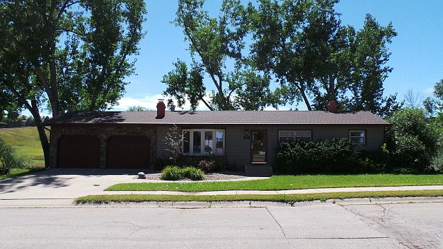 1st image of 4005 Mary Dr
