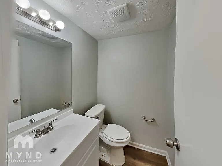 3050 Brook Hollow Dr — Photo 20