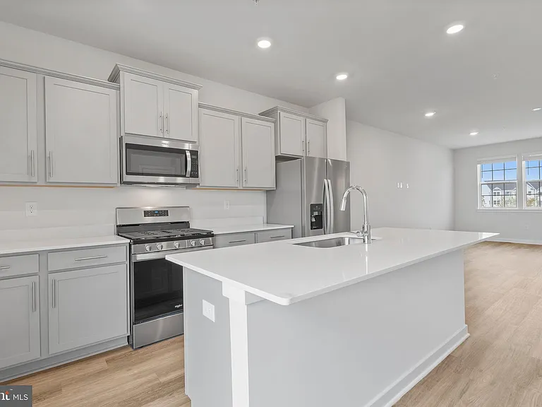 16639 Green Glade Dr — Photo 11