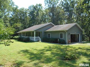 868 Geiger Ln, Xenia, IL 62899