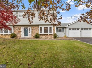 16 Turner Ln, Willingboro, NJ 08046
