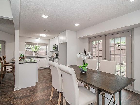 4th image of 5809 Crestwood Cir W