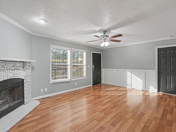 3rd image of 260 Prairie Ln