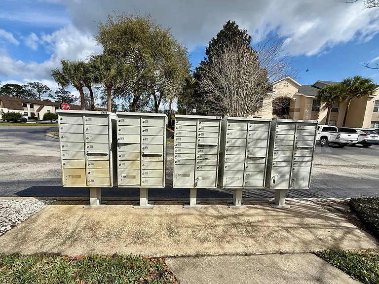 204 Augusta Cir — Photo 32