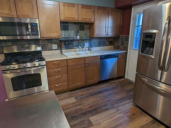 2nd image of 1108 E Jefferson St APT 13
