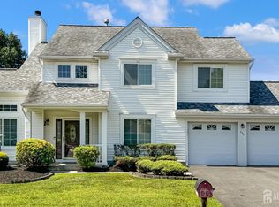 174 Buttonwood Dr, Piscataway, NJ 08854