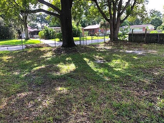 2nd image of 1218 Selma Ave