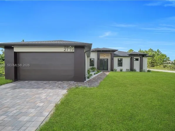 2719 33rd St W, Lehigh Acres, FL 33971