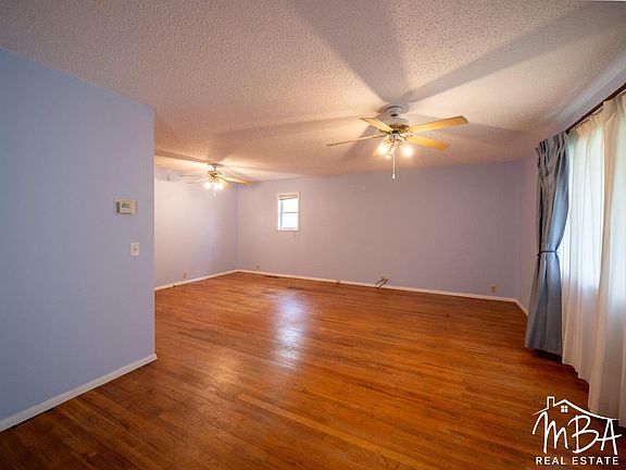 4th image of 1609 Hattie St