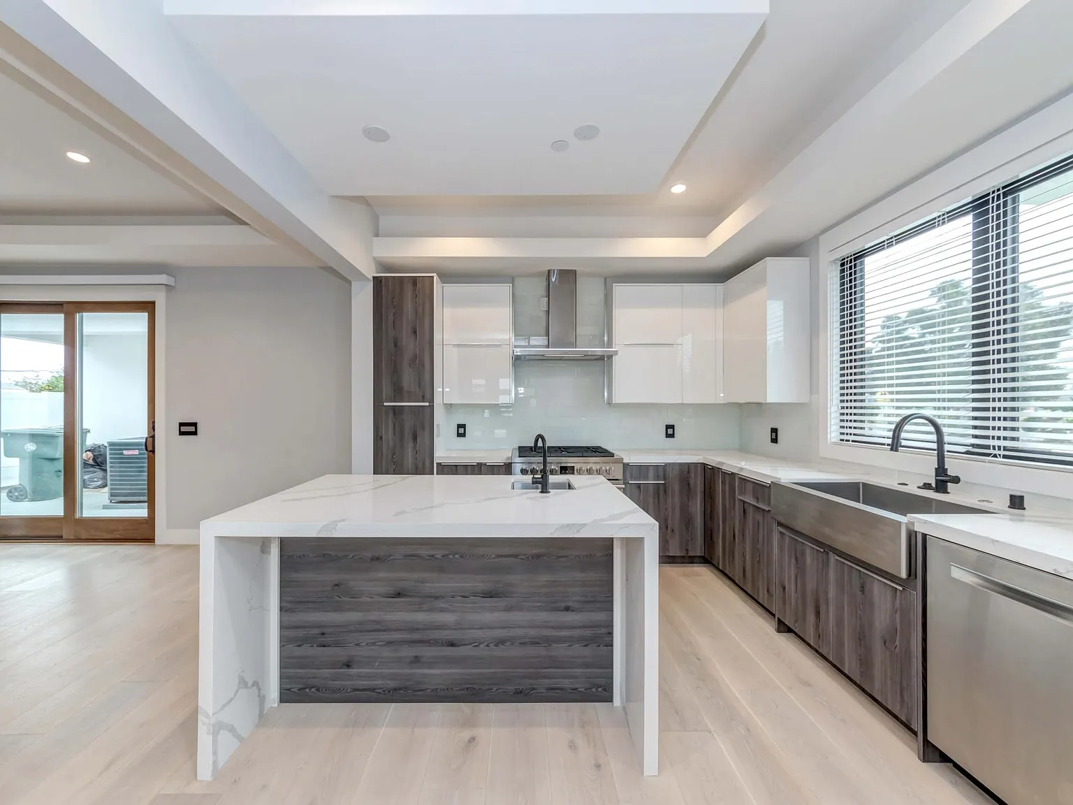 18538 Amie Ave — Photo 2