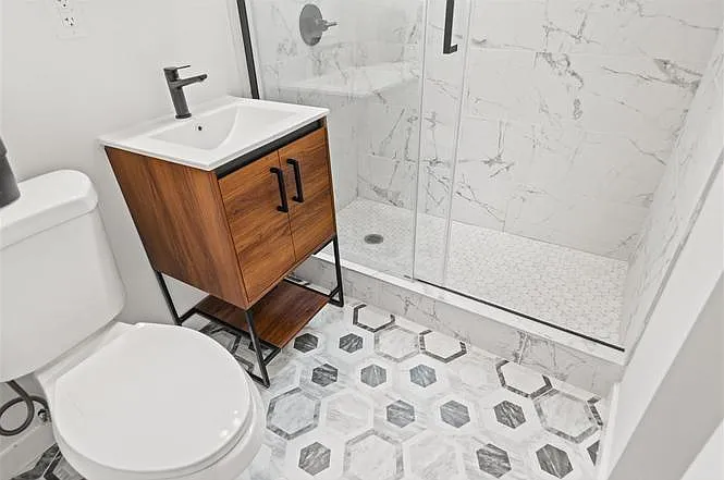 17 51st St #24 — Photo 7