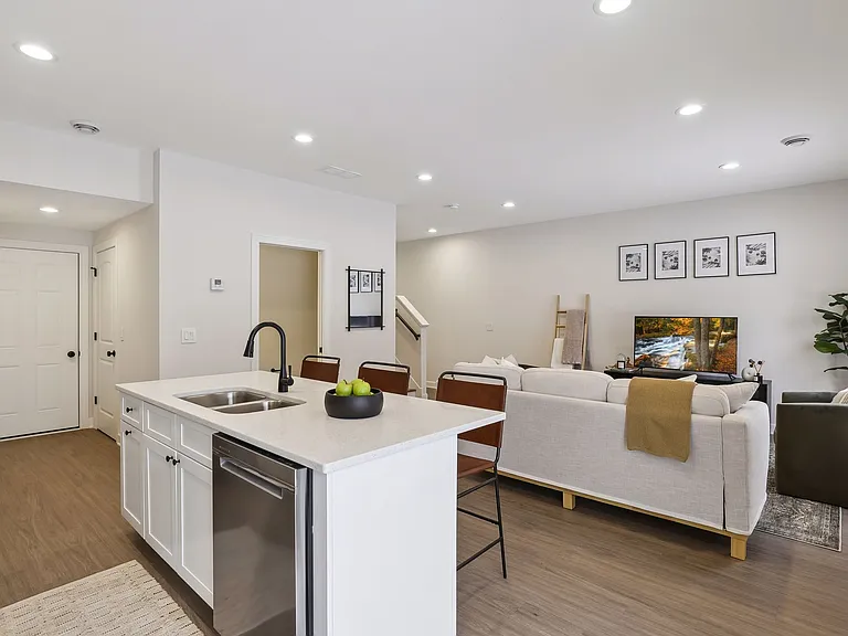 Dawes Place Townhomes — Photo 56