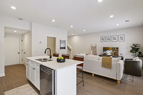 Dawes Place Townhomes Photo 1