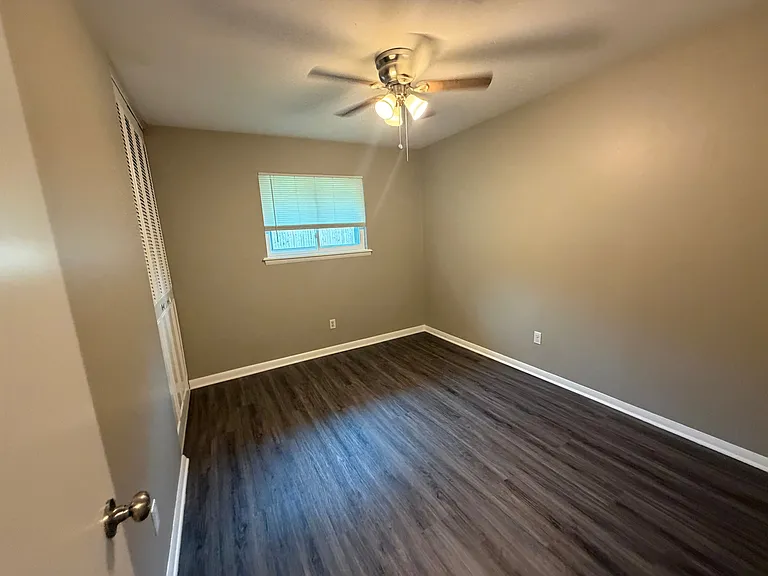4919 S Oswego Ave — Photo 20