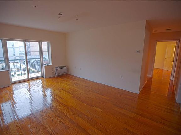 3rd image of 2801 E 11th St APT 5D