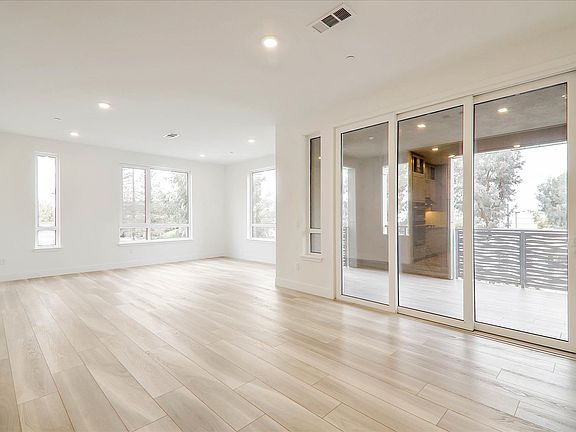 5th image of 45378 Tom Blalock St #210