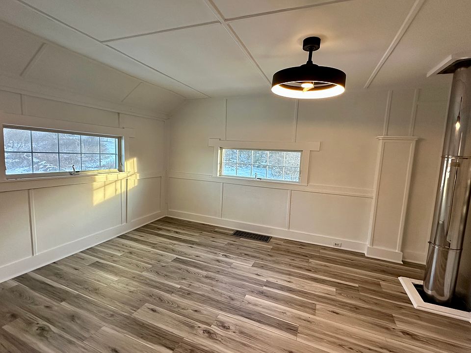 1st bedroom (2nd floor)