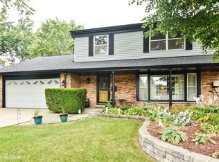 1302 E Thayer St, Mount Prospect, IL 60056