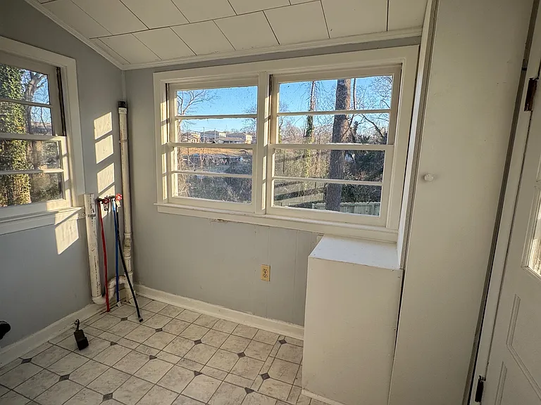 101 Highland Dr — Photo 8