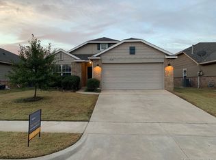 4124 W 105th St S, Jenks, OK 74037