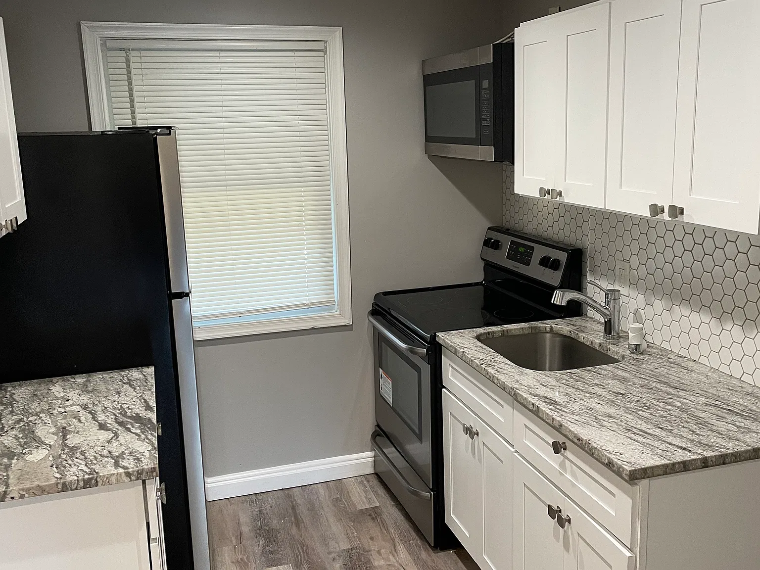 2 bed, 756 sqft, $1,600 — Photo 3