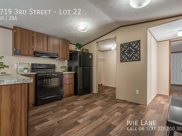 2719 3rd St #22 — Photo 18