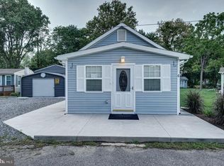 4 Corson Ln, Pennsville, NJ 08070