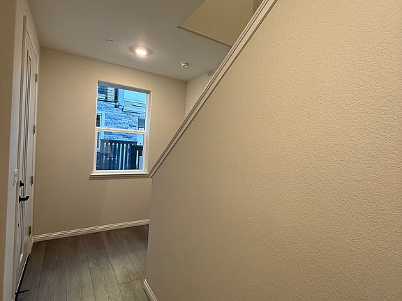 4th image of 638 Redberry Way