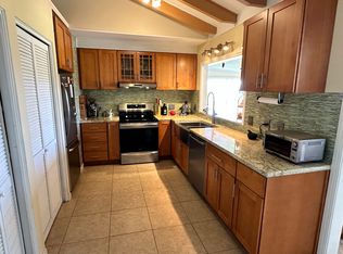 115 Mahola St, Makawao, HI 96768