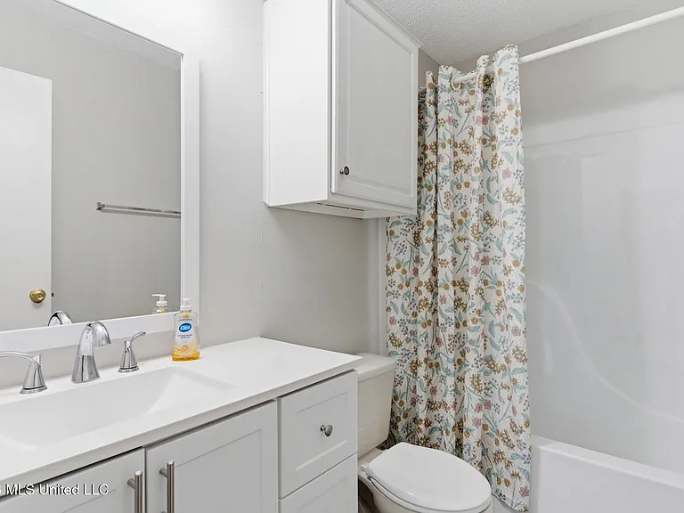 2387 Trafalgar Dr — Photo 15