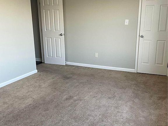 3rd image of 144 Eagle Nest Dr