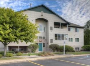 5883 Crosswinds Dr UNIT 21, Norton Shores, MI 49444