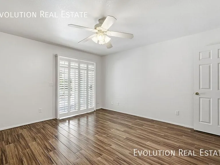 2329 N Recker Rd #86 — Photo 20