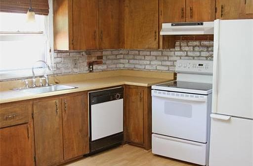 3rd image of 839 Lynnfield St