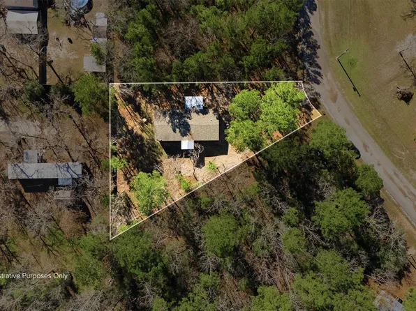 140 Michaels Ln, Huntsville, TX 77320