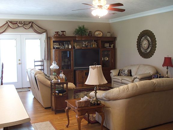 2nd image of 455 Lochmere Dr