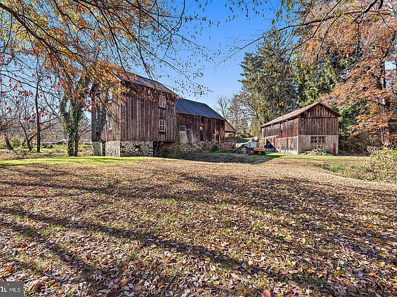 3rd image of 91 Old Red Mill Rd