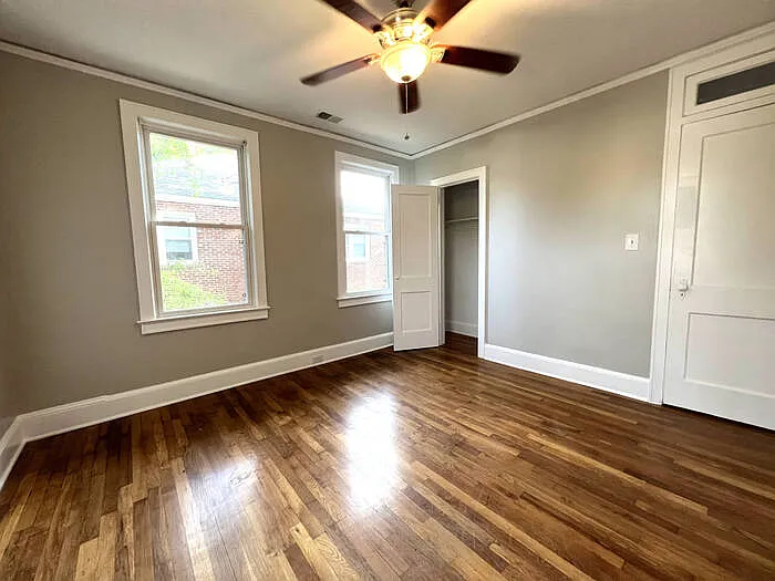 319 Howard St — Photo 23