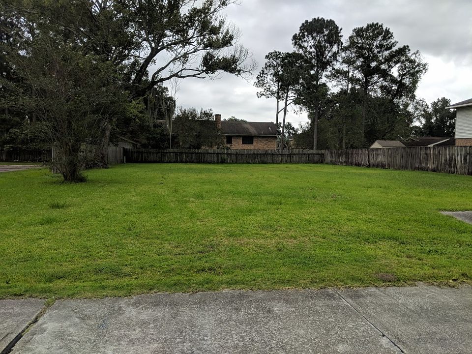 1st image of 511 Oakwood Dr